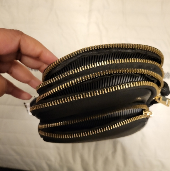 Mali & Lily Crossbody - Picture 4 of 5